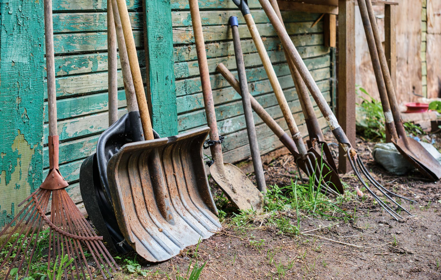 Come smaltire attrezzi da giardino a Milano?